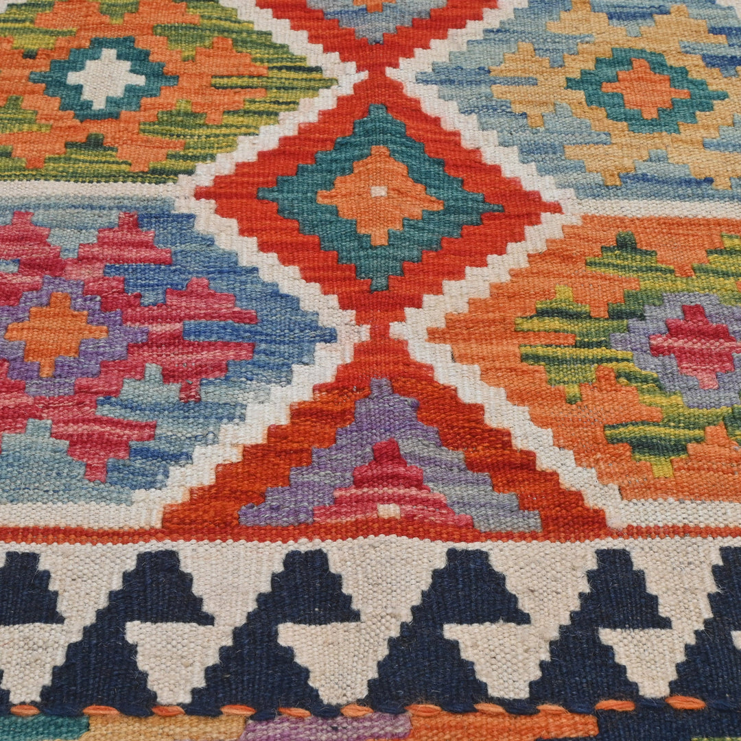 Redefining Luxury Rugs & Home Décor in Pakistan