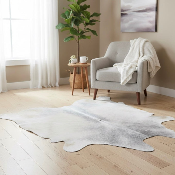 White&Grey Cow Hide 5.5x5.5 FT