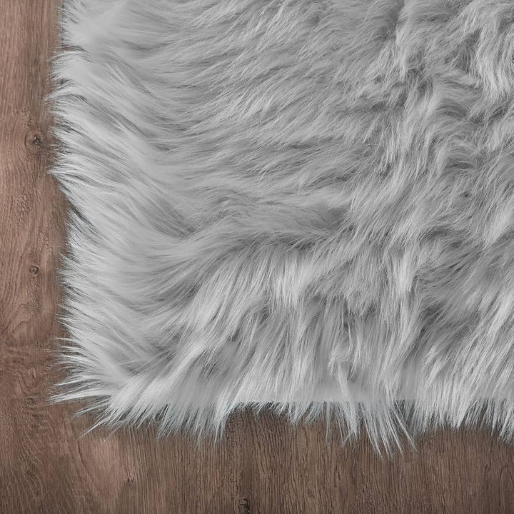 Silver Fur Rug 4x6 ft