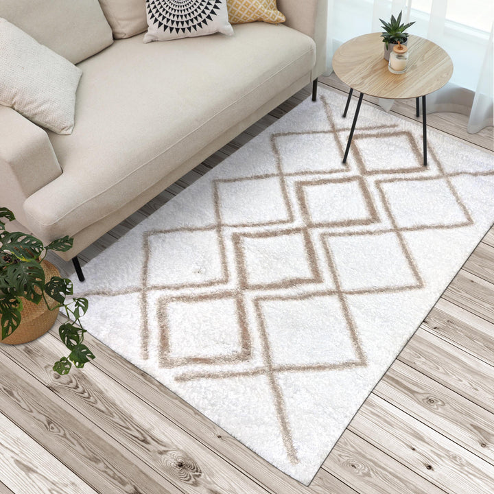 White & Beige Geometric Turkish Rug 5X8 ft