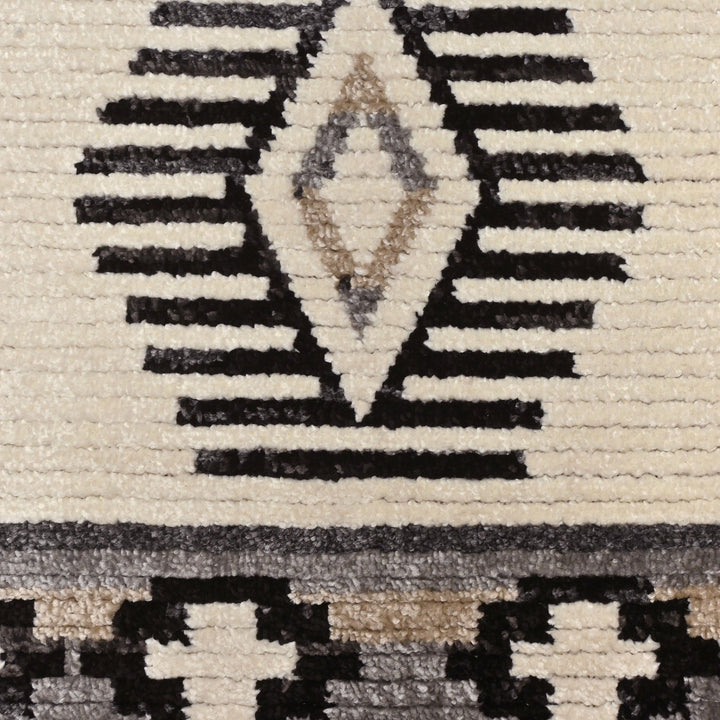 Black & Grey Geometric Turkish Rug 5X8 Ft