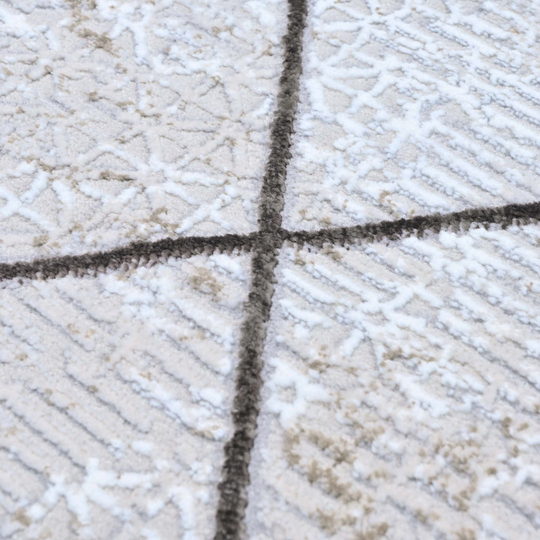 Diamond Trellis White Turkish Rug 5X8 FT