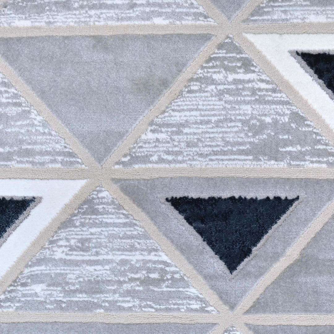 Triangle Grid Black & White Turkish Rug 5X8 FT