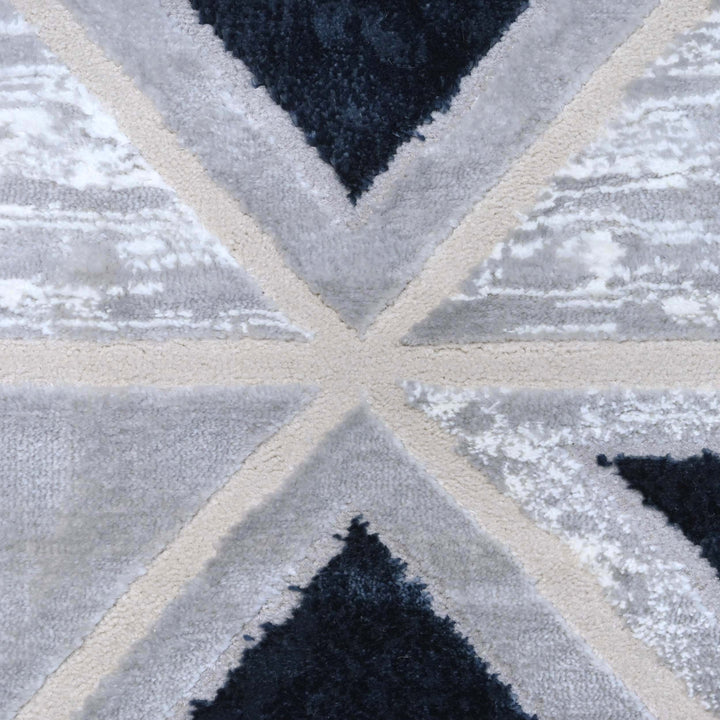 Triangle Grid Black & White Turkish Rug 5X8 FT