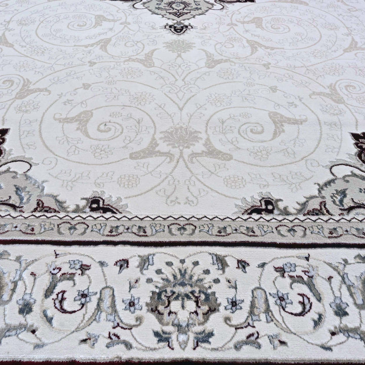 Warm Ivory & Cream Turkish Rug 7x10 ft