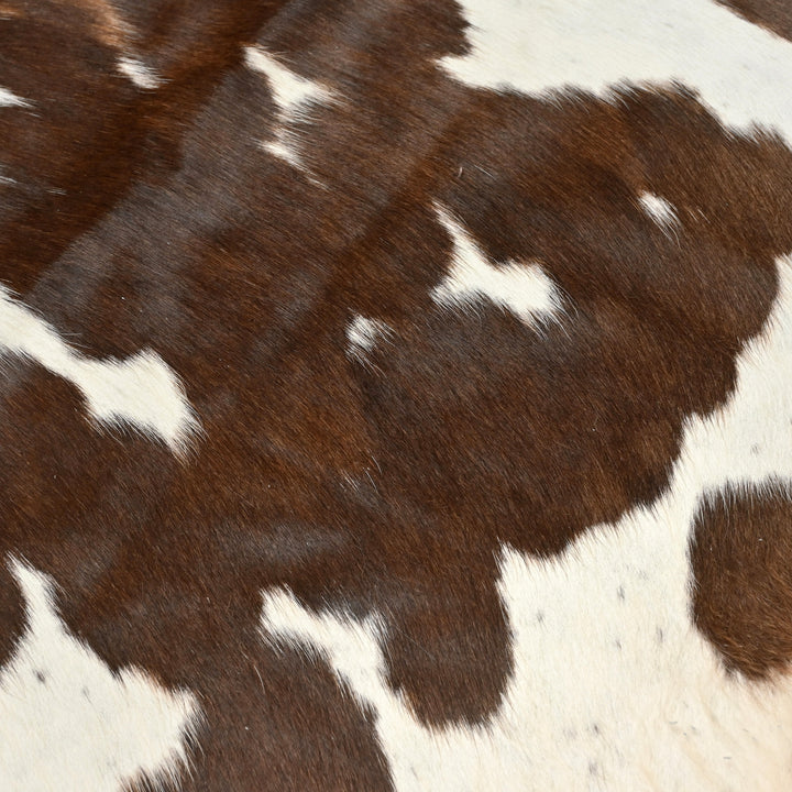 White&Brown Cow Hide 5.5X5.5 FT