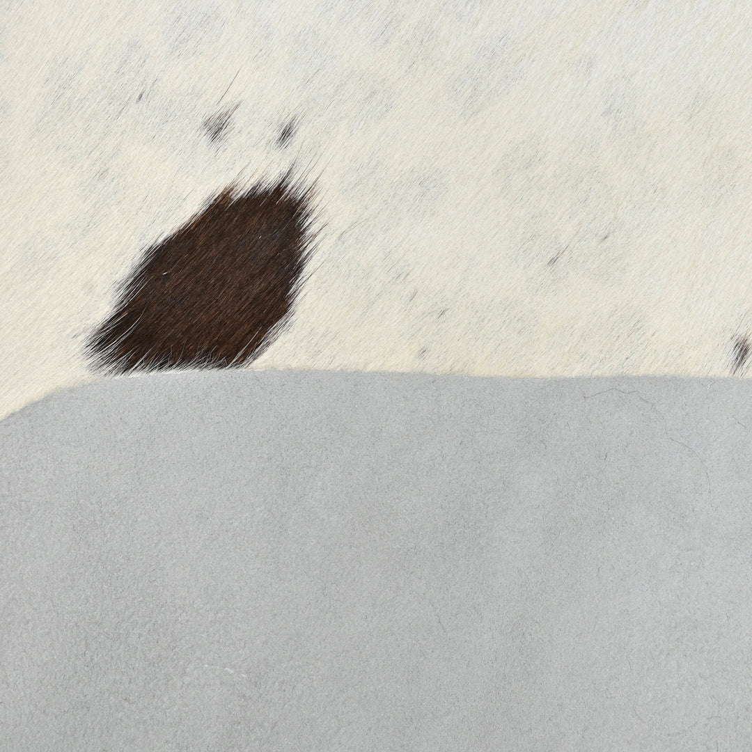 White&Brown Cow Hide 5.5X5.5 FT