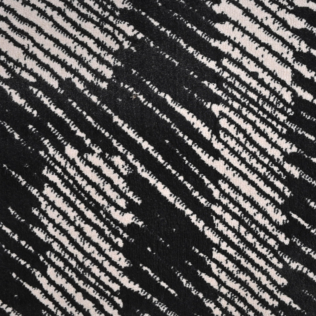 Black & Grey Geometric Turkish Rug 5X8 Ft