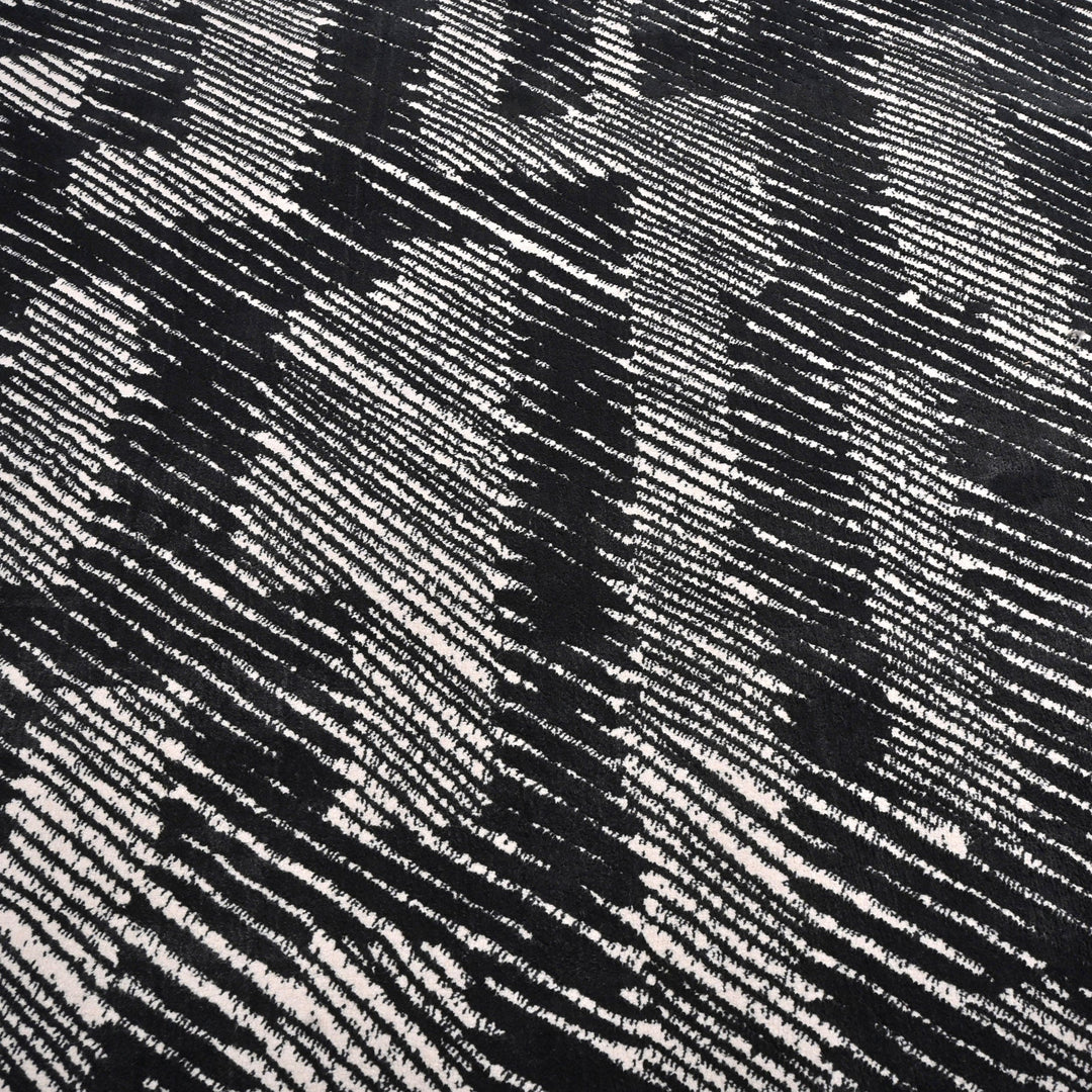 Black & Grey Geometric Turkish Rug 5X8 Ft