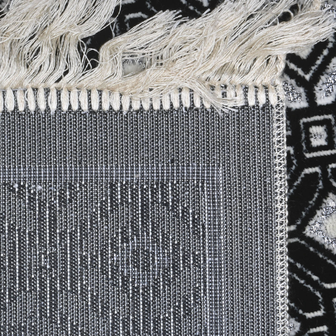 Black & White Turkish Prayer Rug 2.5x4 FT