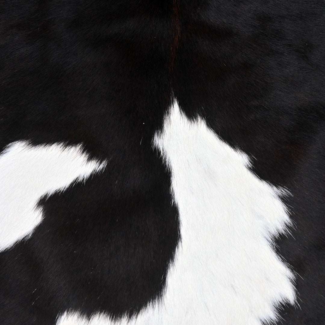 Black & White Cow Hide 5x5.5 FT