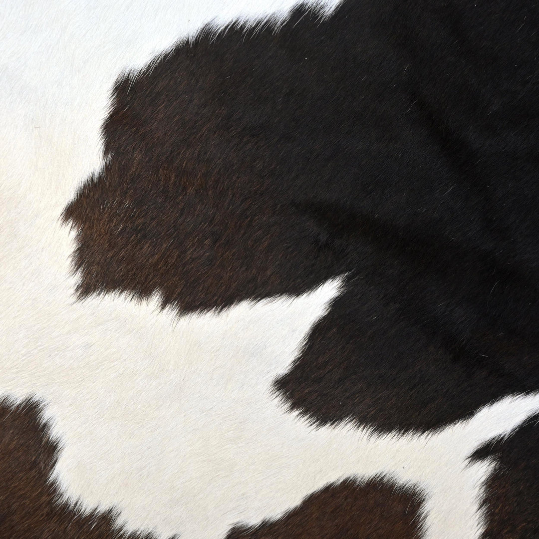 Black & White Cow Hide 5x5.5 FT