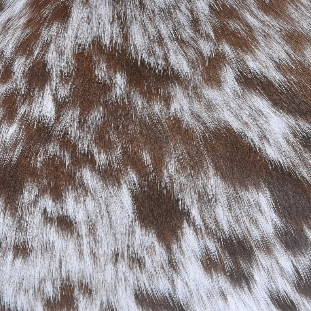 Tricolour Spotted Cowhide 4.5x4.5 FT