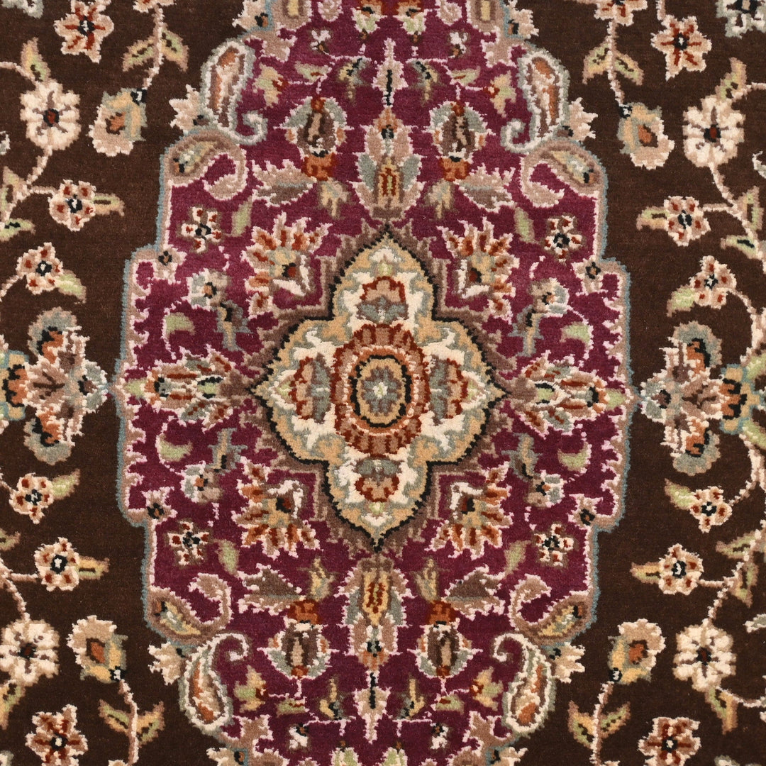 Hand Made Silk Rug 5X8 Ft