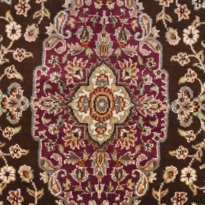 Hand Made Silk Rug 5X8 Ft