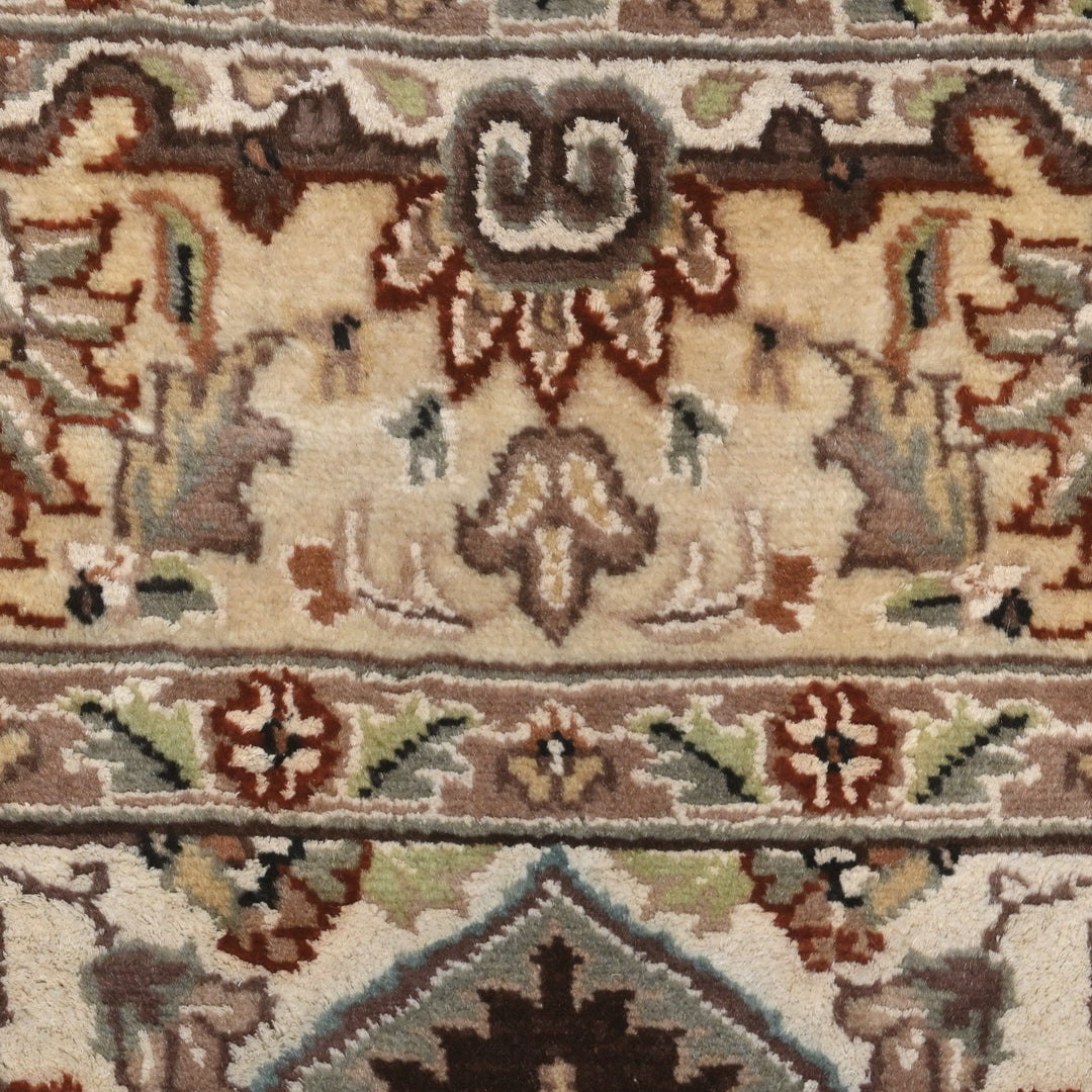 Hand Made Silk Rug 5X8 Ft