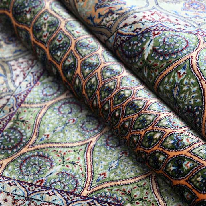 Supreme Fine Persian Silk Rug 2.5x4 Ft