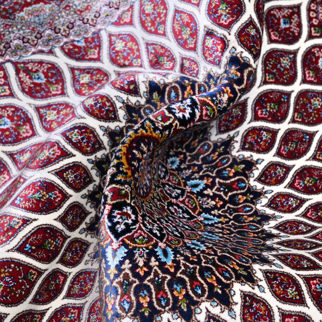 Supreme Fine Persian Silk Rug 2.5x4 Ft