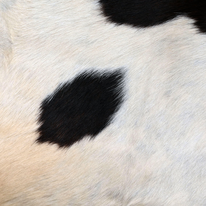 Piebald with Beige Border Cowhide 4x4.5 FT