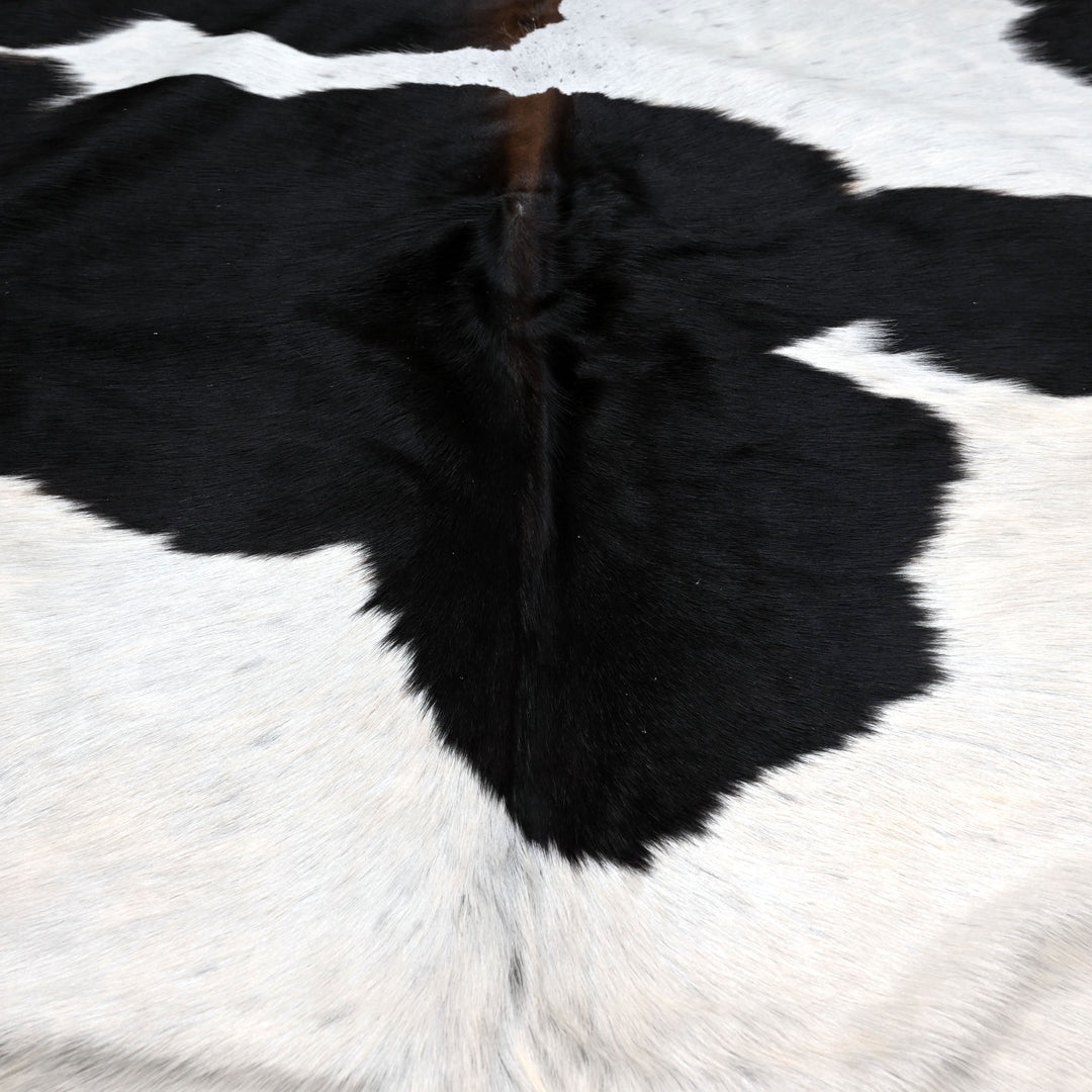 Classic Piebald Tricolour Cowhide 5.5x5.5 FT