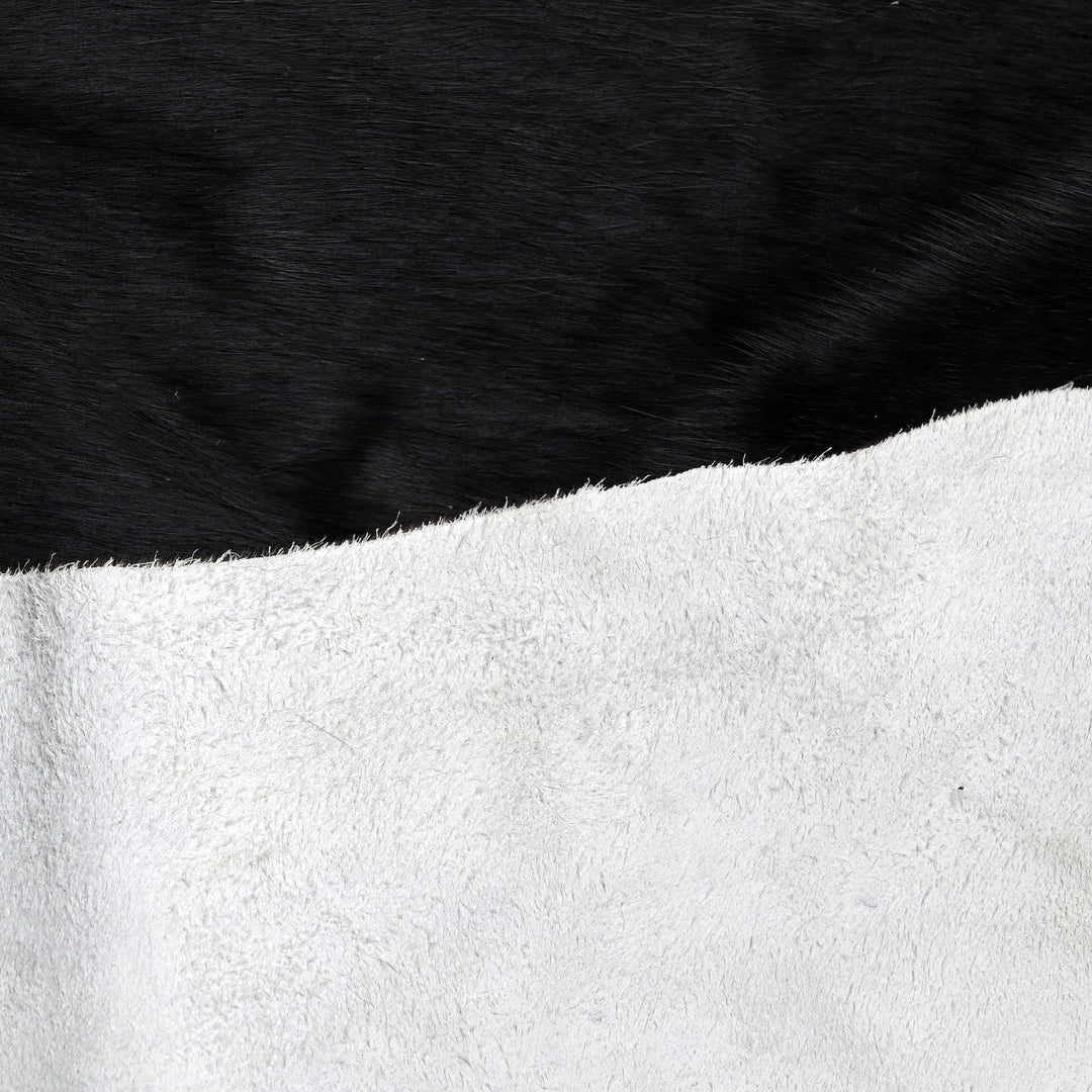 Classic Piebald Tricolour Cowhide 5.5x5.5 FT