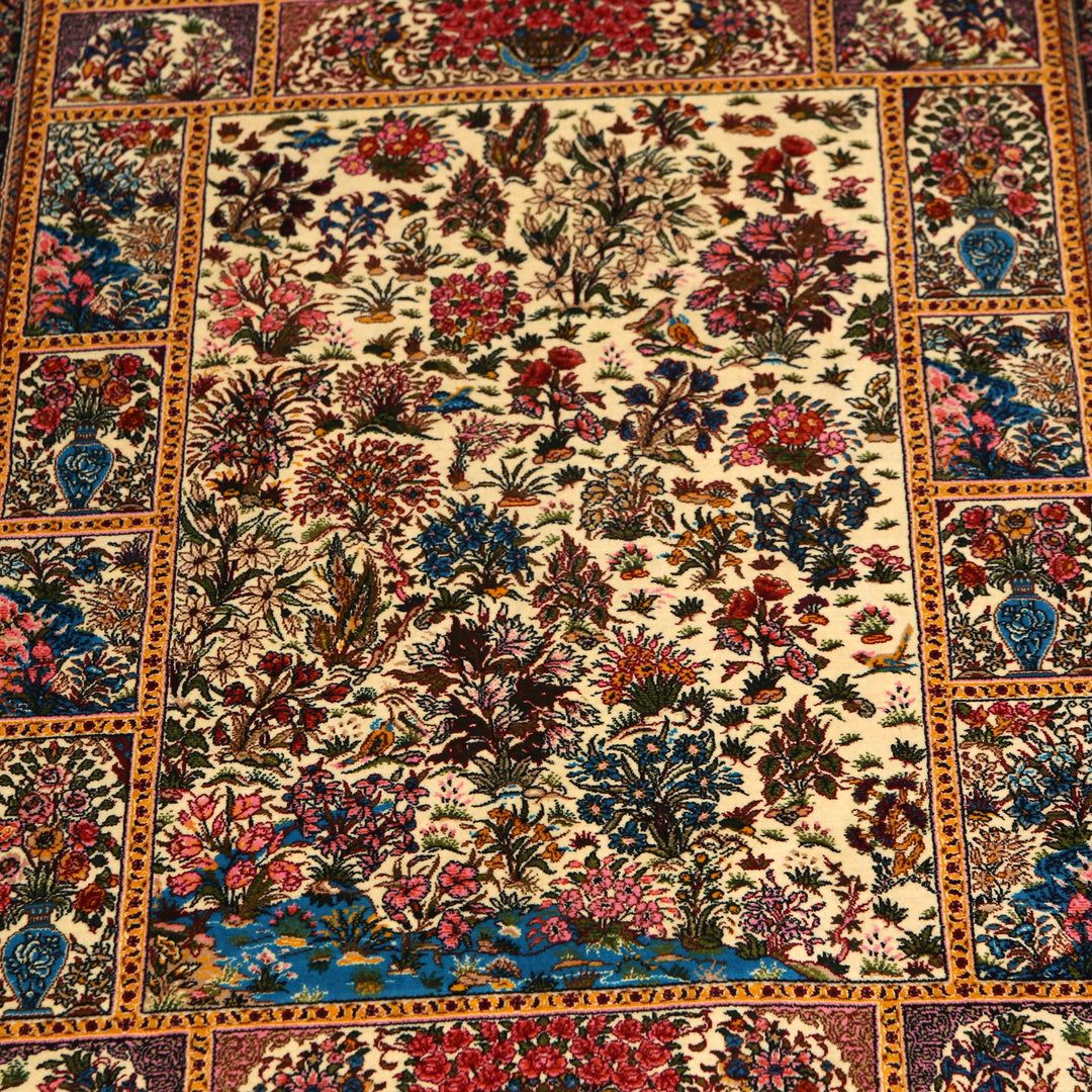 Supreme Fine Persian Silk Rug 2.5x4 Ft