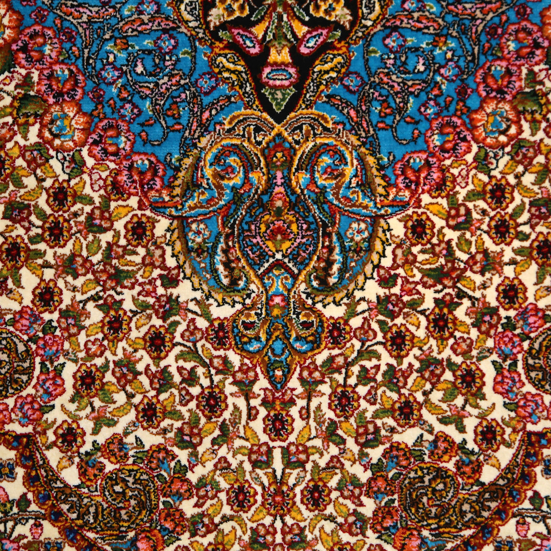 Supreme Fine Persian Silk Rug 2.5x4 Ft