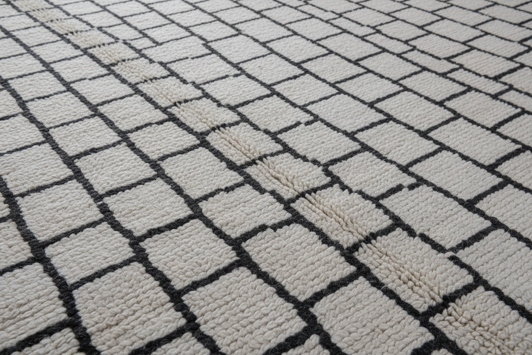 Grey Moroccan Handmade Rug 879 Close-up 1