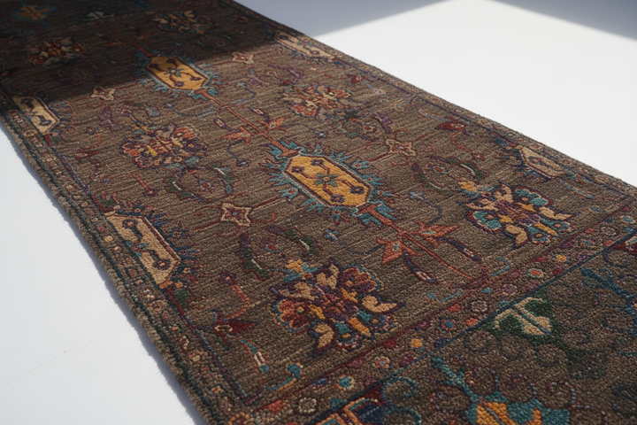 Khurjin Rust Runner 1179 Close-up 2