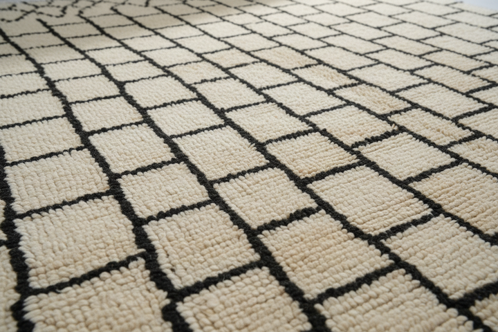 Off White Moroccan Handmade Rug 9006 Close-up 1