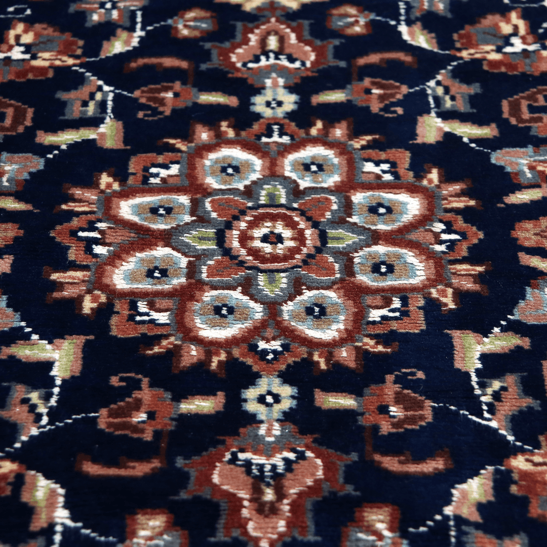 Handknotted Silk Rug 2.5x4 Ft