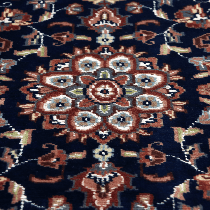 Handknotted Silk Rug 2.5x4 Ft