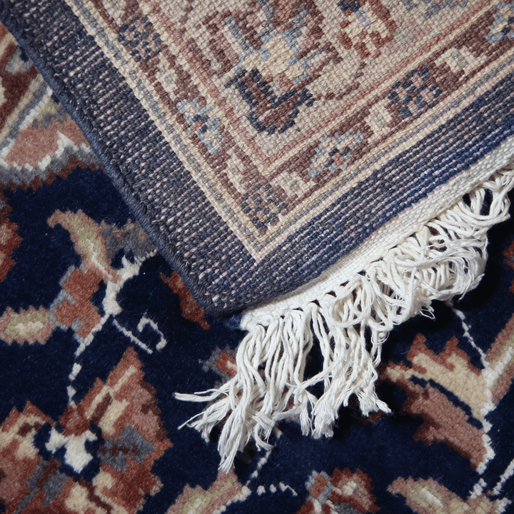 Handknotted Silk Rug 2.5x4 Ft