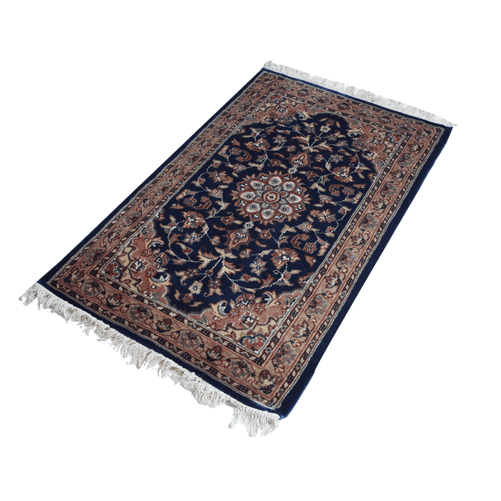Handknotted Silk Rug 2.5x4 Ft