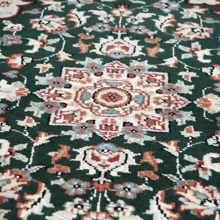 Handknotted Silk Rug 2.5x4 Ft