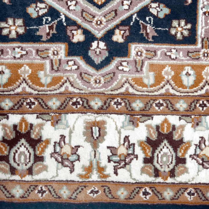 Handknotted Silk Rug 4x6 ft