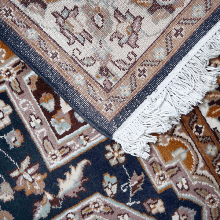 Handknotted Silk Rug 4x6 ft