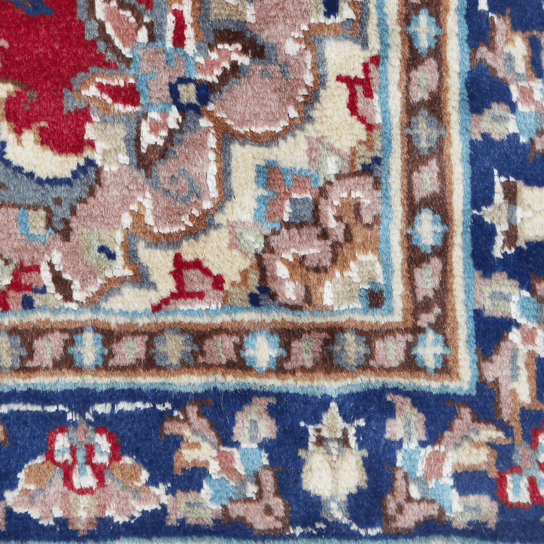 Handknotted Silk Rug 2.5x4 Ft