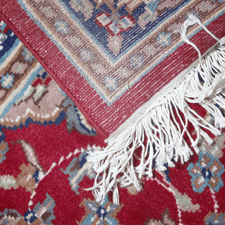 Handknotted Silk Rug 2.5x4 Ft