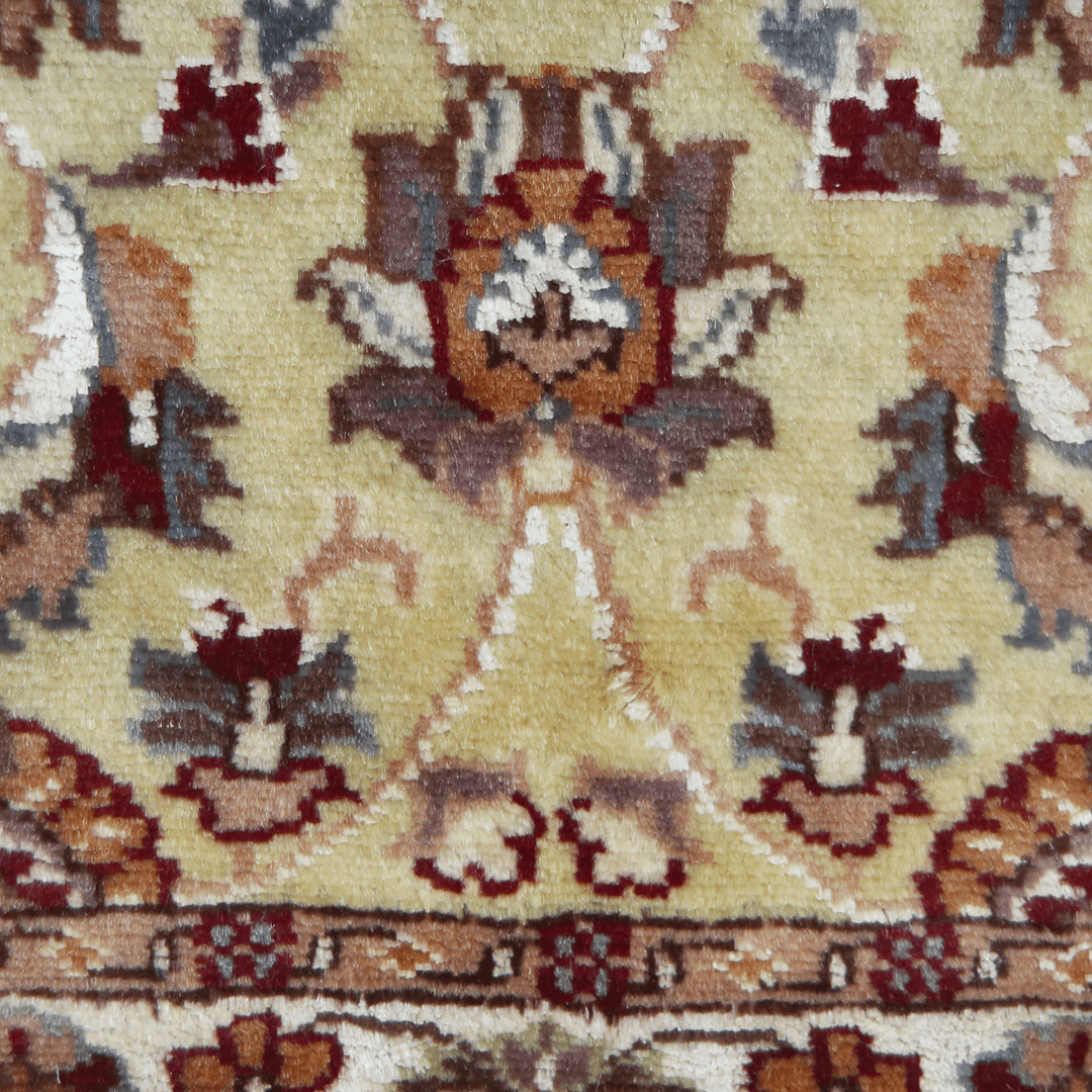 Handknotted Silk Rug 2.5x4 Ft