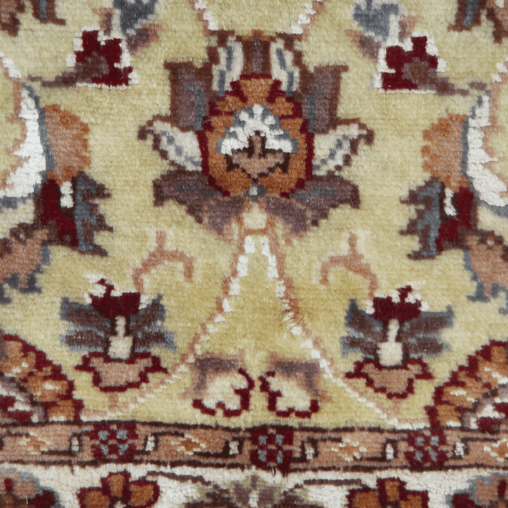 Handknotted Silk Rug 2.5x4 Ft