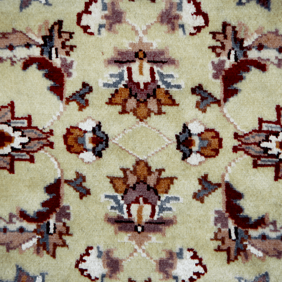 Handknotted Silk Rug 2.5x4 Ft