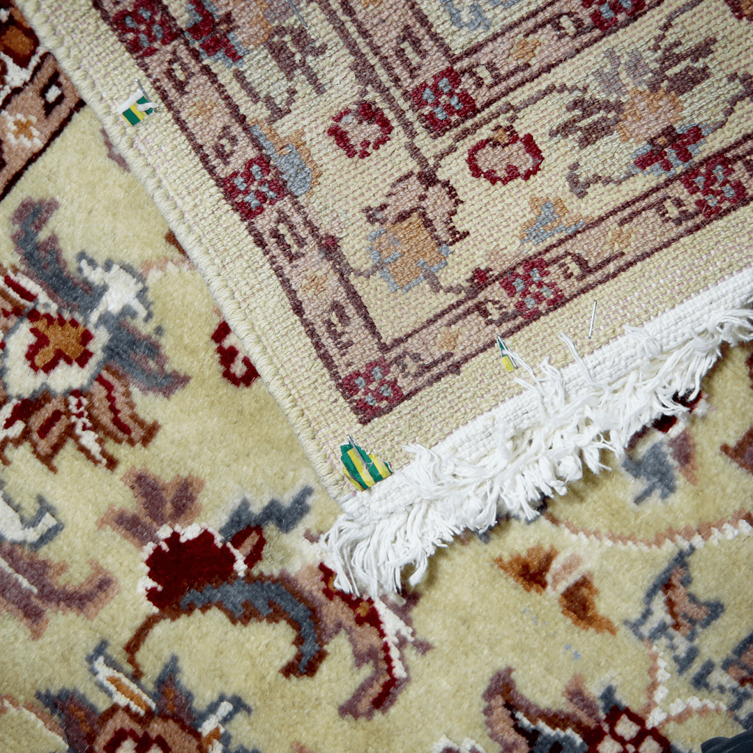 Handknotted Silk Rug 2.5x4 Ft