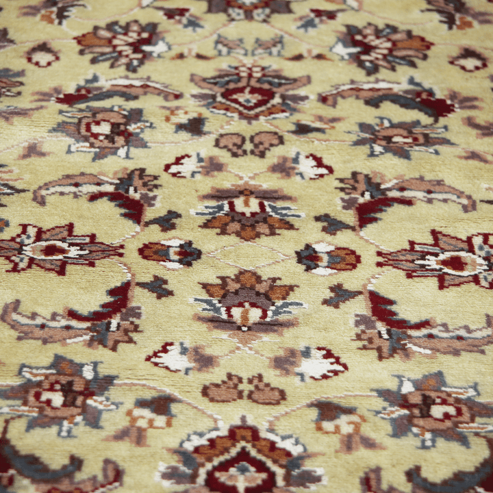 Handknotted Silk Rug 2.5x4 Ft