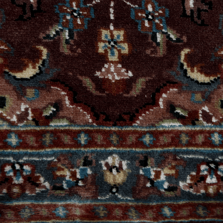Handknotted Silk Rug 2.5x4 Ft