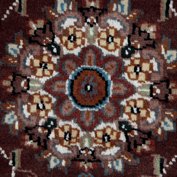 Handknotted Silk Rug 2.5x4 Ft