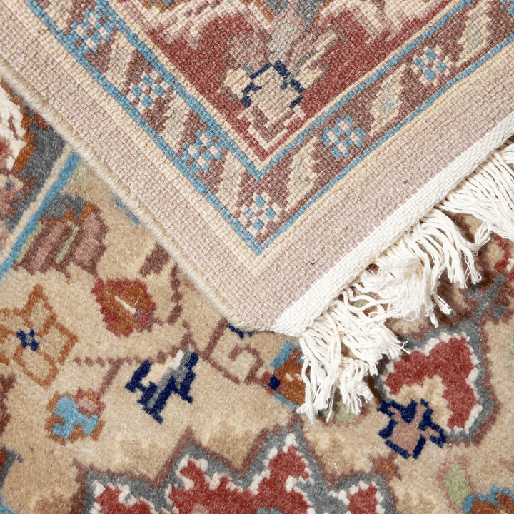 Hanknotted Silk Rug 2x3 Ft