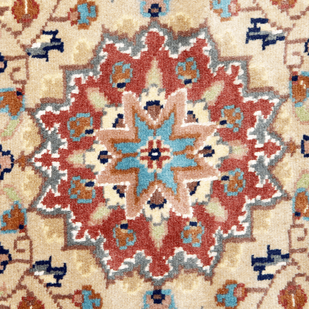 Hanknotted Silk Rug 2x3 Ft