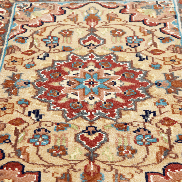 Hanknotted Silk Rug 2x3 Ft
